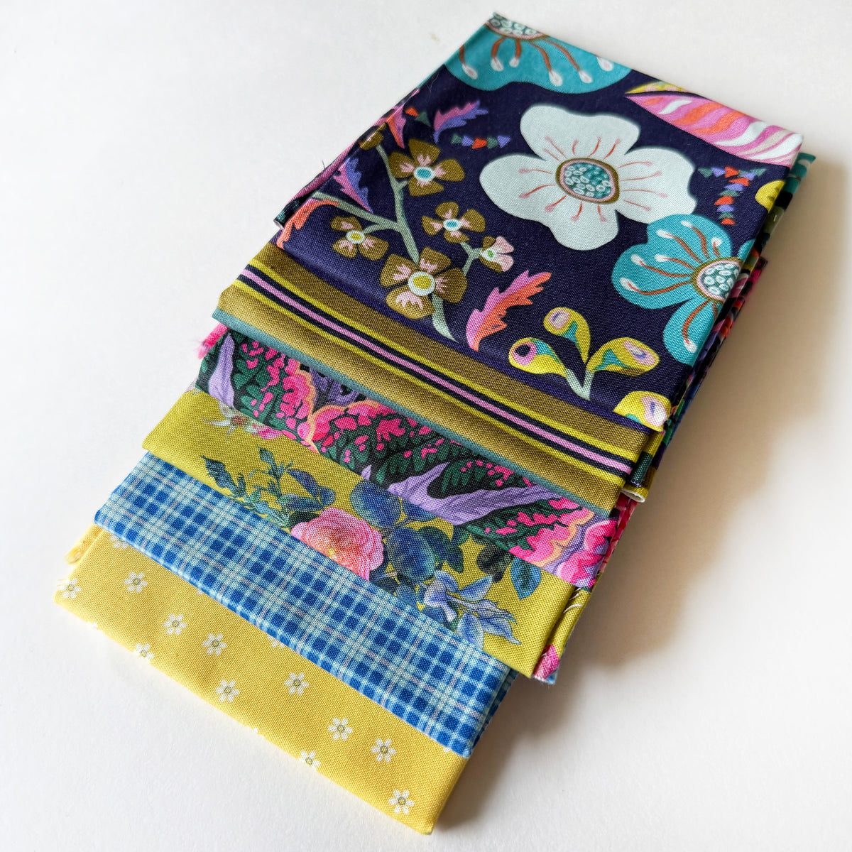 Pretty Pieces Fabric Club