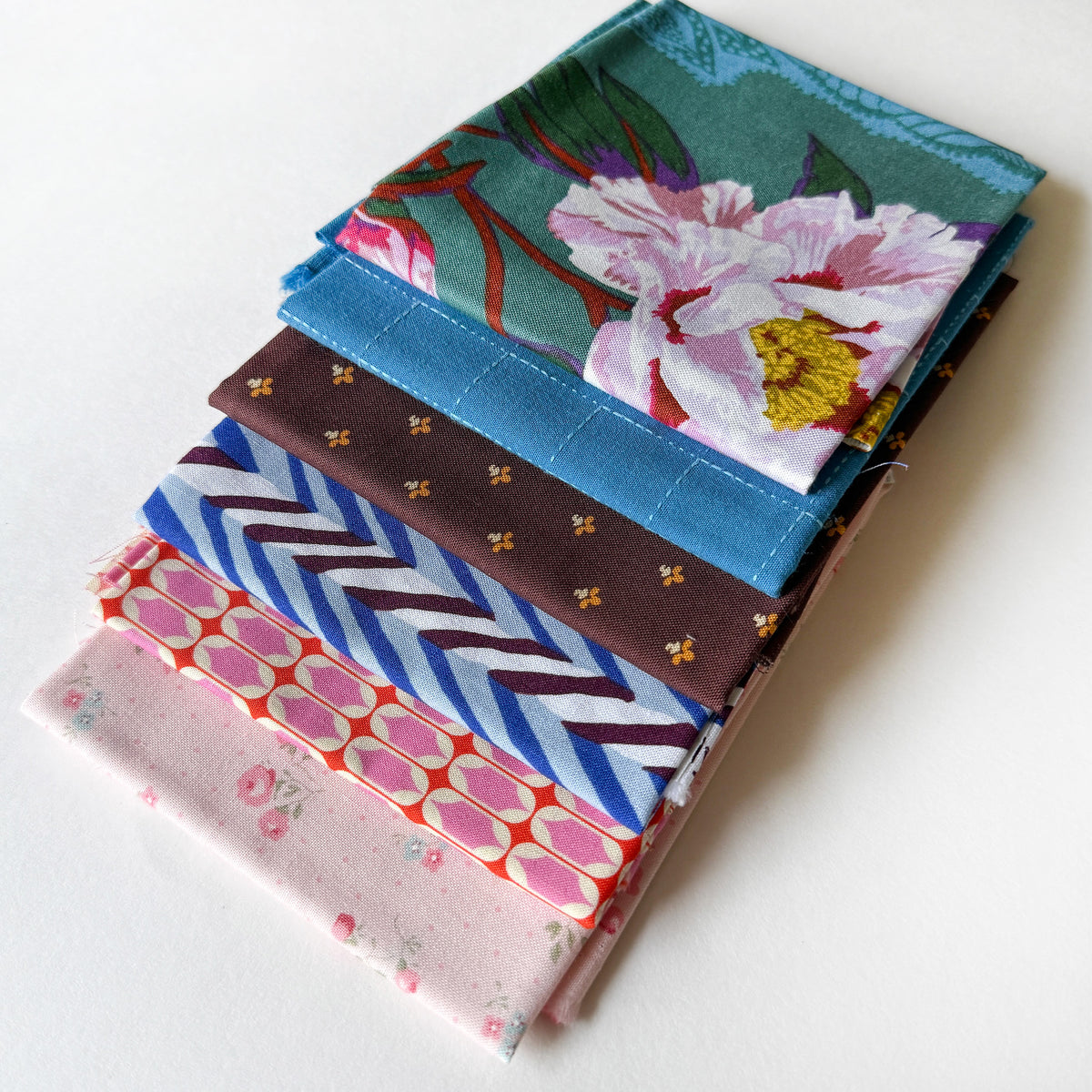 Pretty Pieces Fabric Club