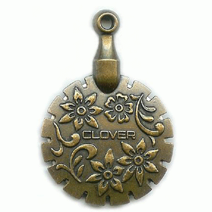 Clover Antique Silver Thread Cutter Pendant
